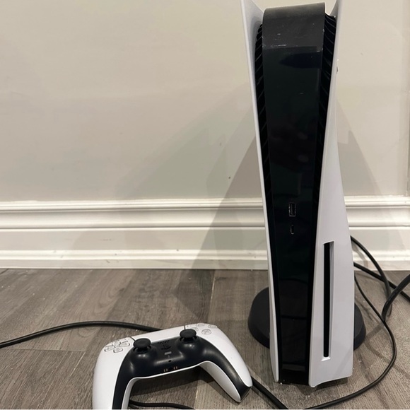 Ps5 disc version - Picture 2 of 3